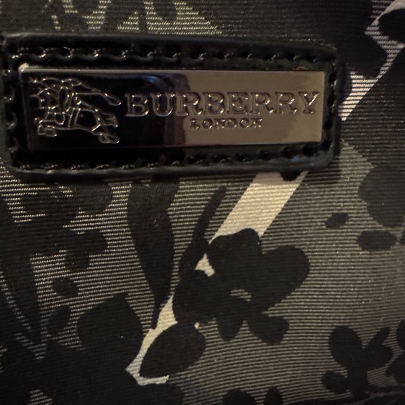 Burberry Black and Gray Floral Shoulder Bag - Picture 2 of 8